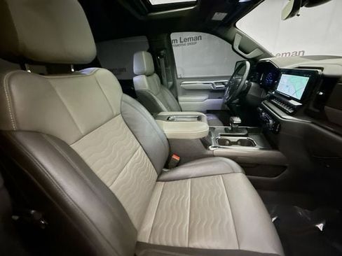 Used 2022 Chevrolet Silverado 1500 ZR2 w/ Technology Package image 33