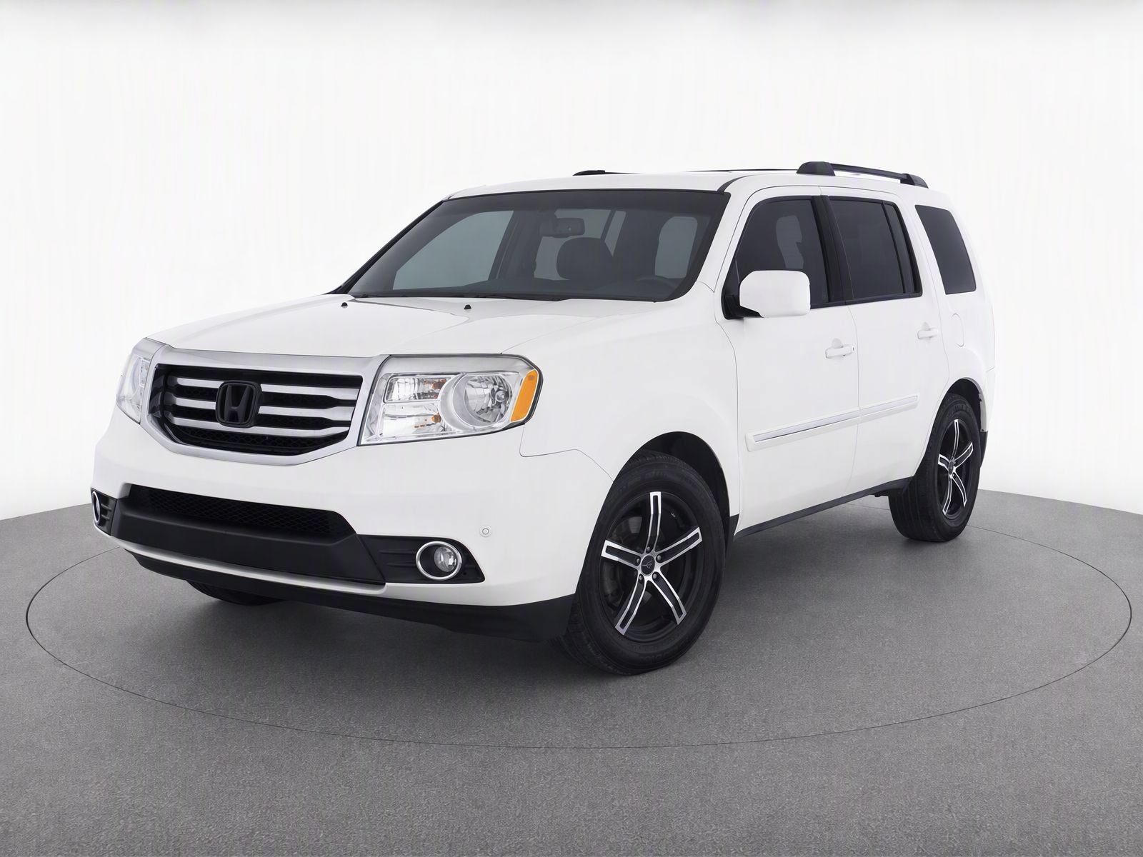 Used 2014 Honda Pilot Touring image 1