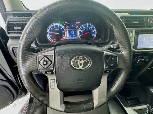 Used 2018 Toyota 4Runner SR5 Premium image 11