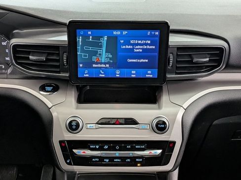 Used 2023 Ford Explorer XLT w/ Equipment Group 202A image 33