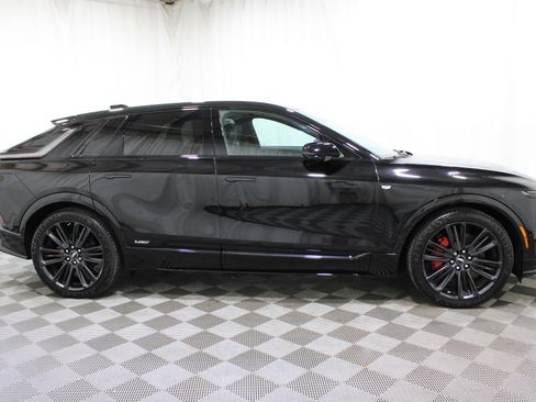 New 2026 Cadillac Lyriq V image 33