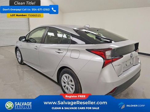 Used 2020 Toyota Prius LE FWD image 3