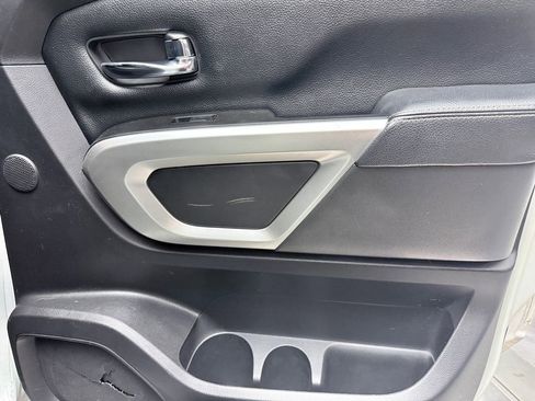 Used 2018 Nissan Titan PRO-4X w/ Pro-4x Utility Package image 18