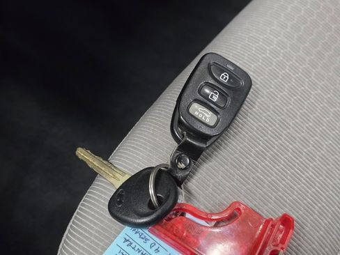 Used 2018 Hyundai Elantra SEL w/ Cargo Package image 33