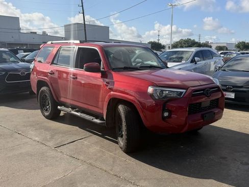 Used 2022 Toyota 4Runner SR5 RWD image 3
