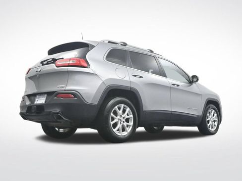 Used 2017 Jeep Cherokee Latitude w/ Trailer Tow Group AWD/4WD image 36