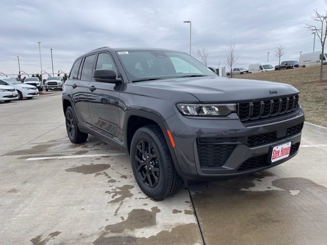 New 2026 Jeep Grand Cherokee Altitude AWD/4WD image 8