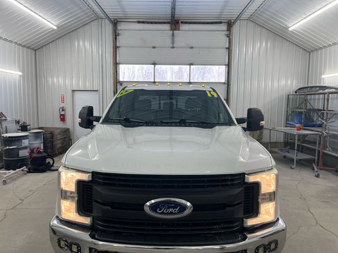 Used 2019 Ford F250 XL w/ Power Equipment Group image 8