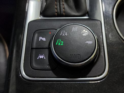 Used 2019 Chevrolet Blazer Premier w/ Sun and Wheels Package AWD/4WD image 29