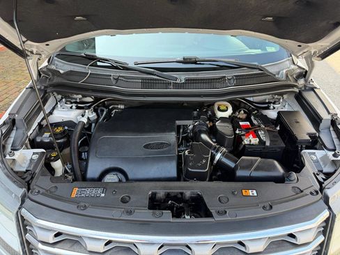 Used 2016 Ford Explorer XLT image 45