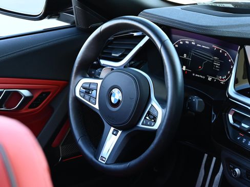 Certified 2025 BMW Z4 M40i w/ Premium Package image 21