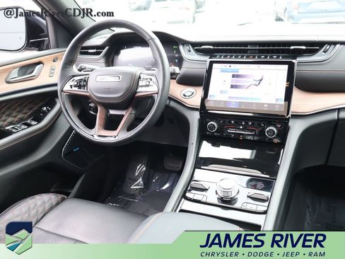 Used 2023 Jeep Grand Cherokee Summit w/ Luxury Tech Group V AWD/4WD image 14