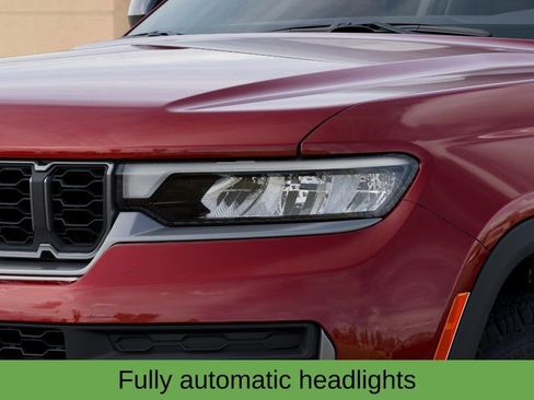 New 2026 Jeep Grand Cherokee Laredo image 11