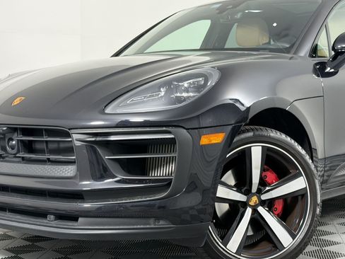 Certified 2024 Porsche Macan S AWD/4WD image 12