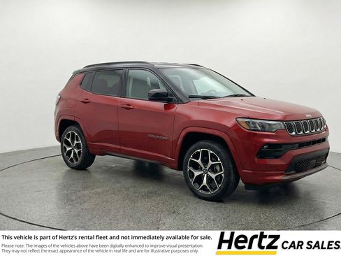 Used 2025 Jeep Compass Limited image 1