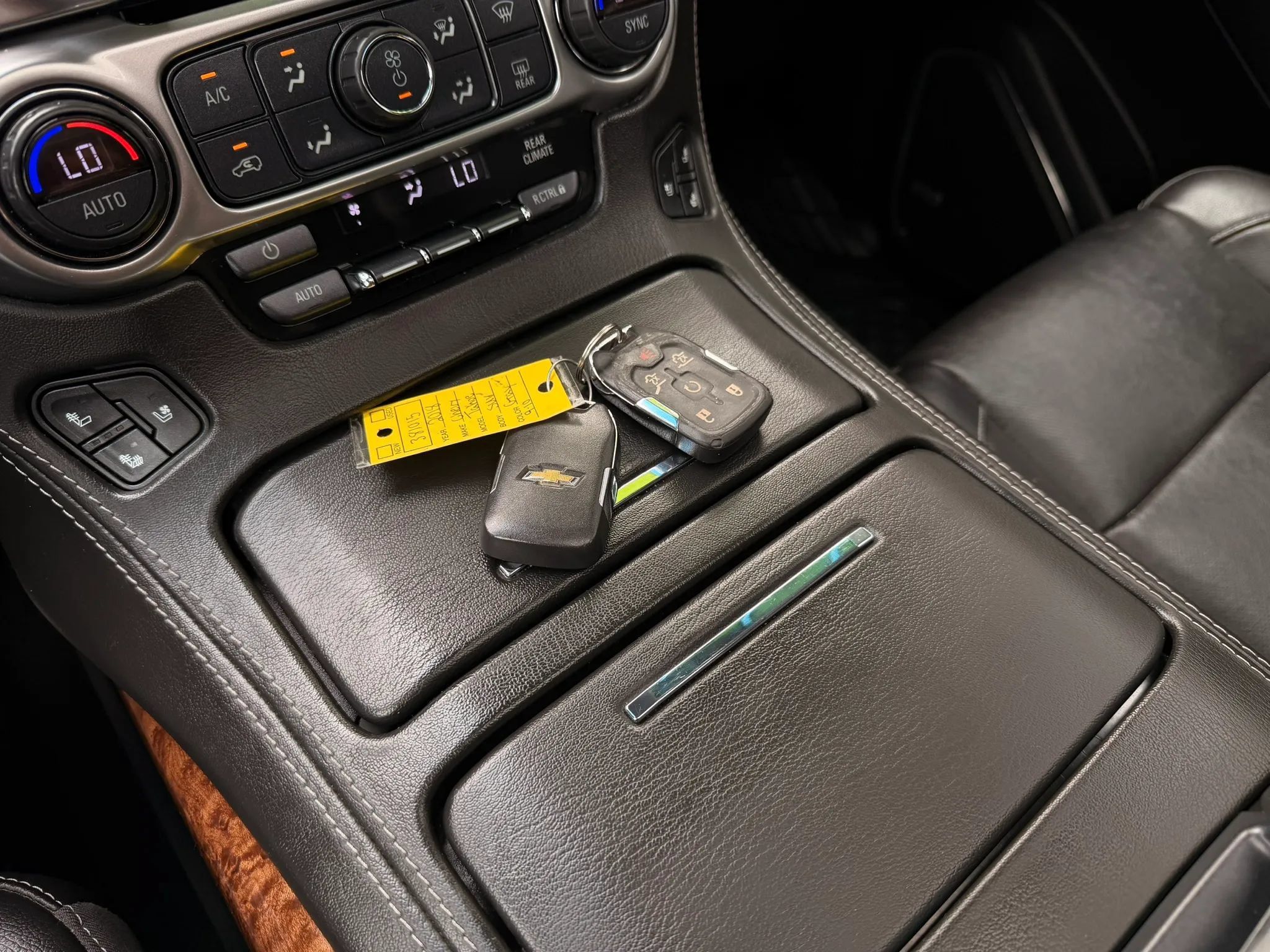 Used 2018 Chevrolet Tahoe Premier AWD/4WD image 24