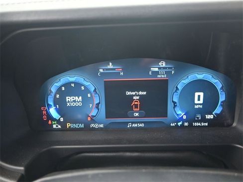 Used 2025 Ford Bronco Badlands image 8