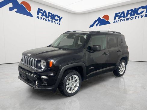 Used 2023 Jeep Renegade Latitude w/ Premium Group AWD/4WD image 3