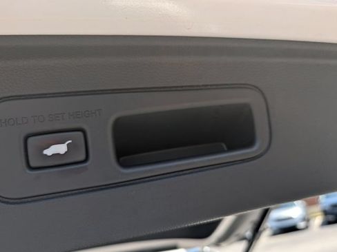 Used 2025 Honda Pilot EX-L image 49