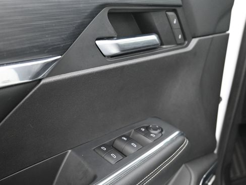 Used 2025 GMC Acadia Elevation image 26