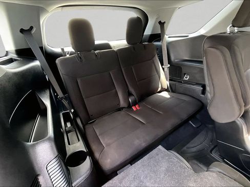 Used 2023 Ford Explorer XLT RWD image 27