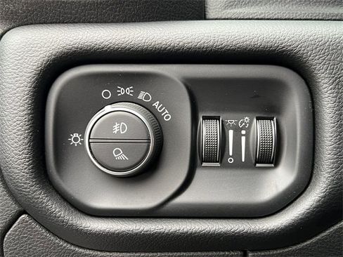 Certified 2019 RAM 1500 Big Horn image 24