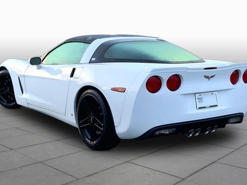 Used 2006 Chevrolet Corvette Coupe w/ Preferred Equipment Group RWD image 10