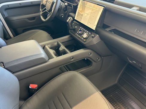 New 2026 Land Rover Defender 110 OCTA AWD/4WD image 29