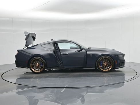 Used 2025 Ford Mustang Dark Horse image 3