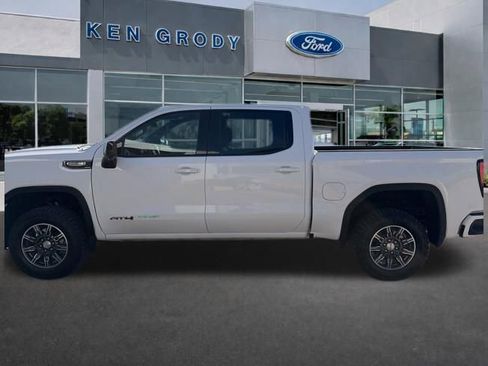 Used 2025 GMC Sierra 1500 AT4 image 3