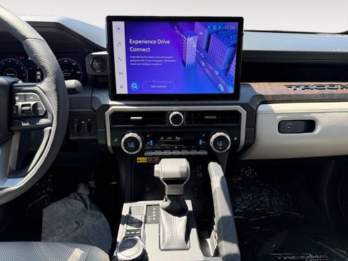 Used 2024 Toyota Tacoma Limited AWD/4WD image 11