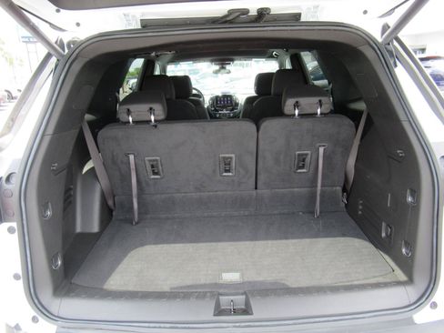 Certified 2023 Chevrolet Traverse LT FWD image 36