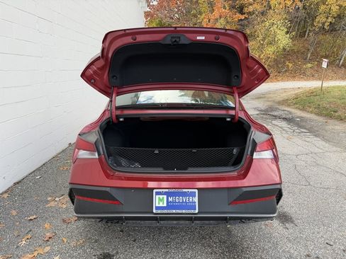 Certified 2025 Hyundai Elantra Sport image 17
