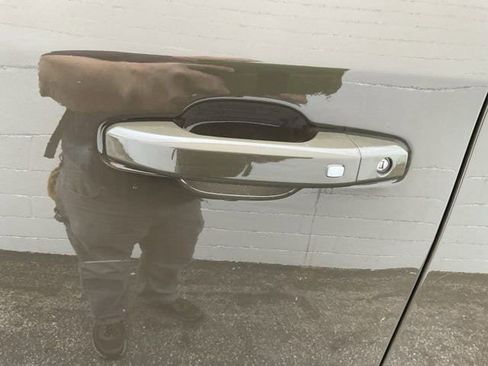 Used 2023 Chevrolet Silverado 1500 LT image 27