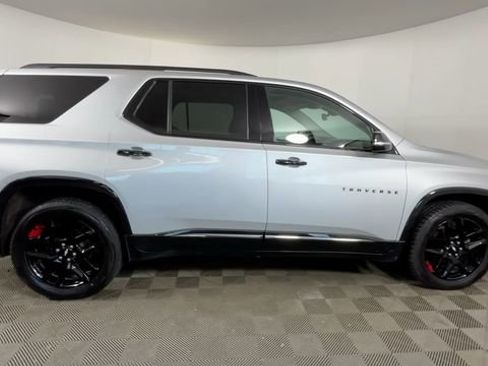 Used 2019 Chevrolet Traverse Premier w/ Redline Edition AWD/4WD image 3