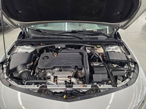 Used 2021 Chevrolet Malibu LT FWD image 40