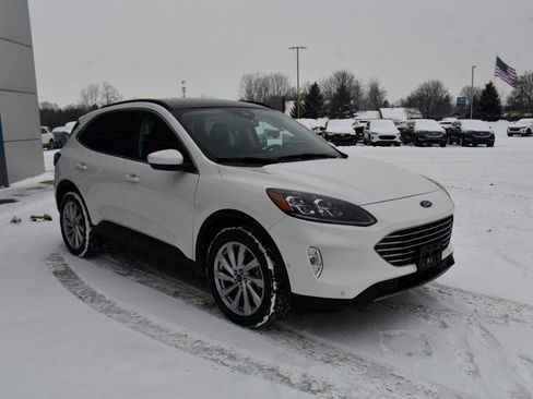 Used 2022 Ford Escape Titanium w/ Titanium Elite Package image 9