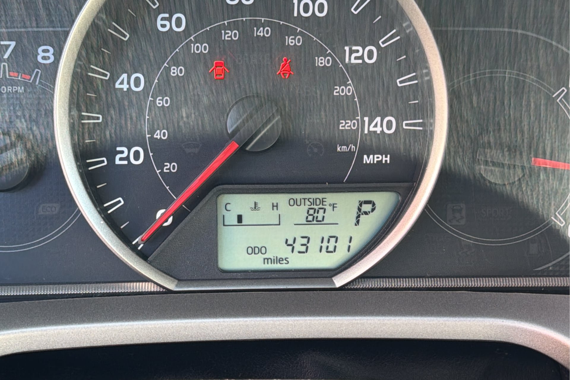 Used 2014 Toyota RAV4 LE AWD/4WD image 30