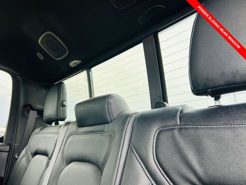 Used 2022 RAM 1500 Big Horn w/ Night Edition AWD/4WD image 9