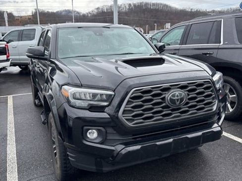 Used 2021 Toyota Tacoma TRD Sport image 4