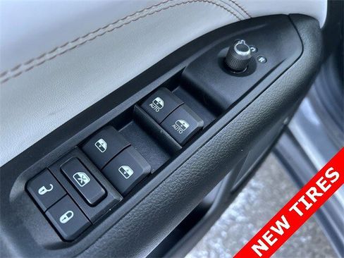 Certified 2022 Jeep Compass Limited image 16