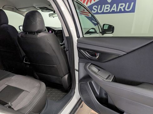 Used 2025 Subaru Outback Premium image 29