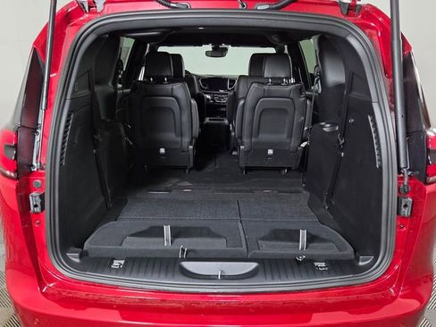 New 2026 Chrysler Pacifica Select image 10