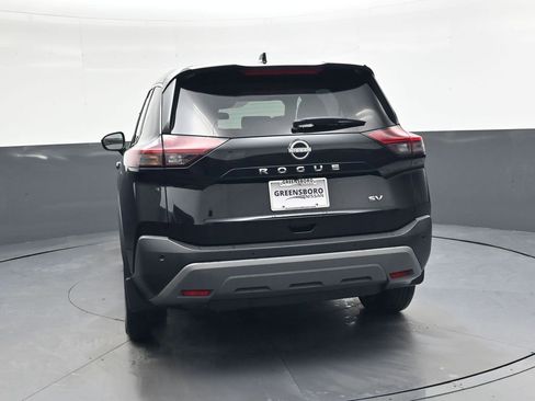 Used 2023 Nissan Rogue SV image 5