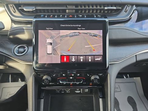 Used 2022 Jeep Grand Cherokee Limited 4xe w/ Luxury Tech Group II image 28