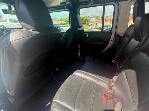 Used 2018 Jeep Wrangler Unlimited Sahara AWD/4WD image 22