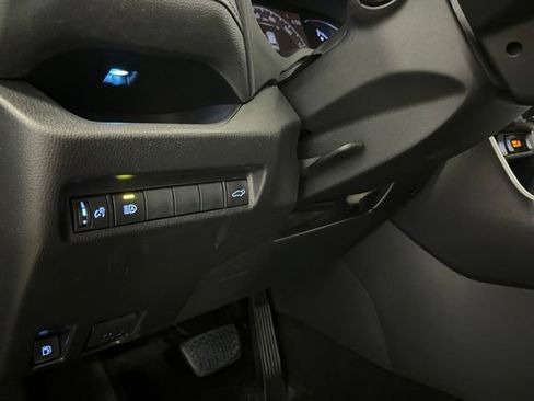 Used 2019 Toyota RAV4 XSE AWD/4WD image 16