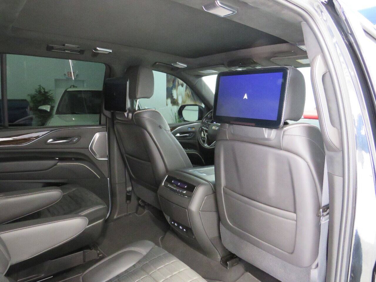 Used 2021 Cadillac Escalade Sport Platinum w/ Heavy-Duty Trailer Package AWD/4WD image 13
