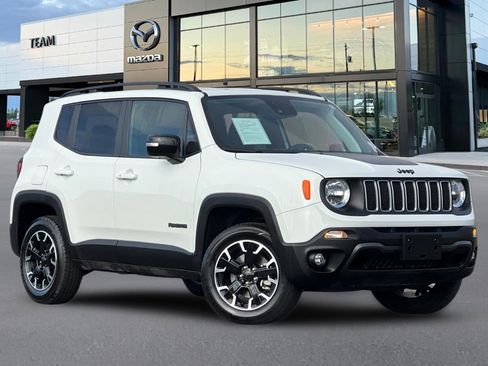 Used 2023 Jeep Renegade Latitude image 2