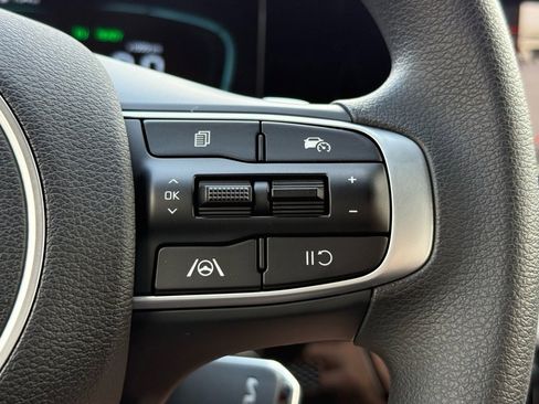 New 2025 Kia Sportage LX image 17